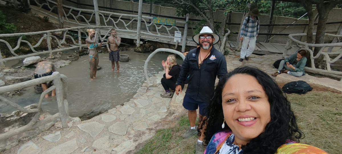 Aguas termales y parque de monos en el Pacífico — foto 3