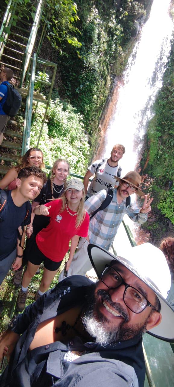 Cascadas, rappel y puentes colgantes en selva tropical — foto 4